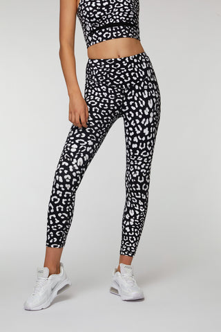 Sharp Contrast 7/8 Legging - Black - XS