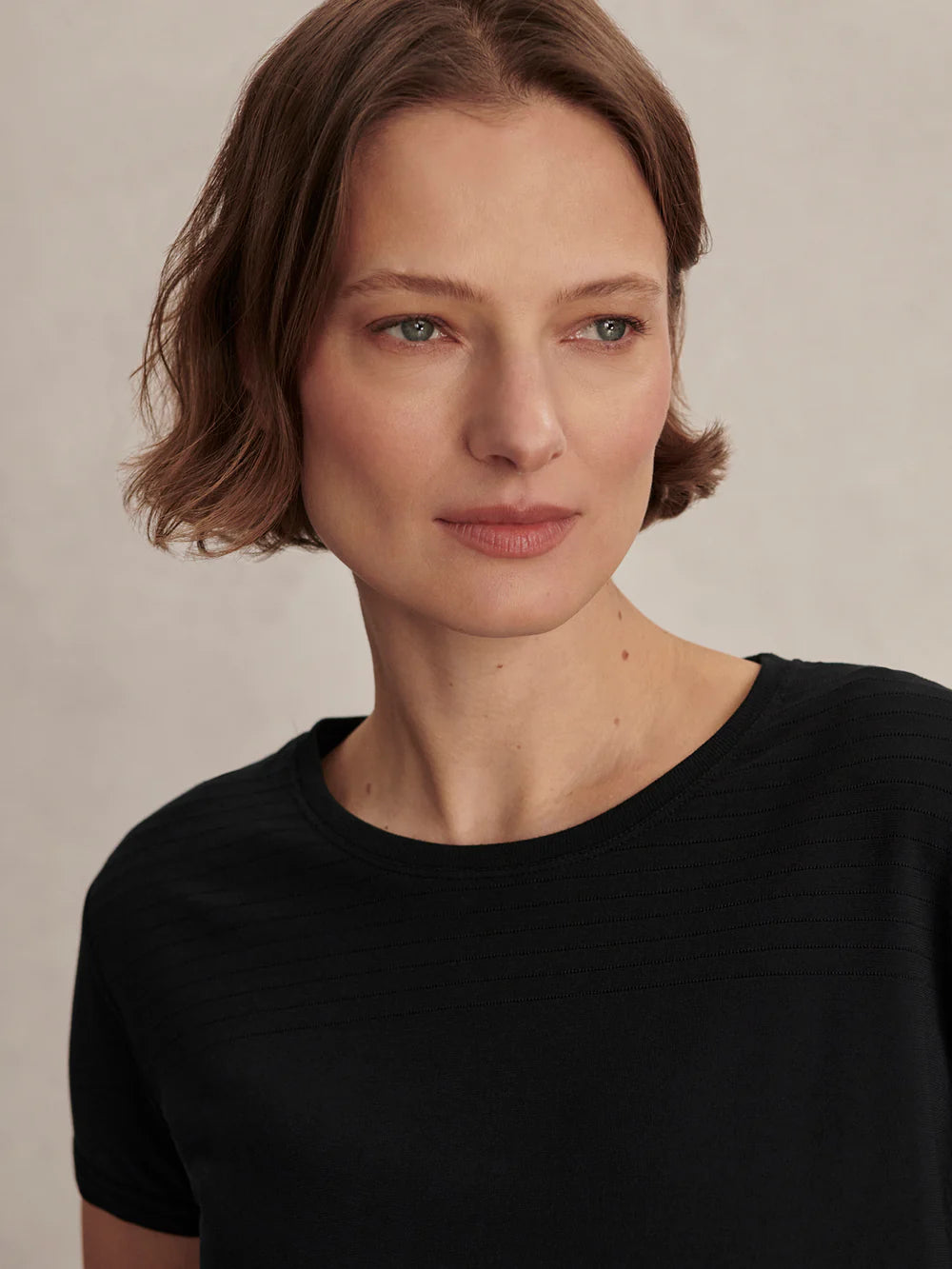 Saskia Seamless Longline Tee - Black