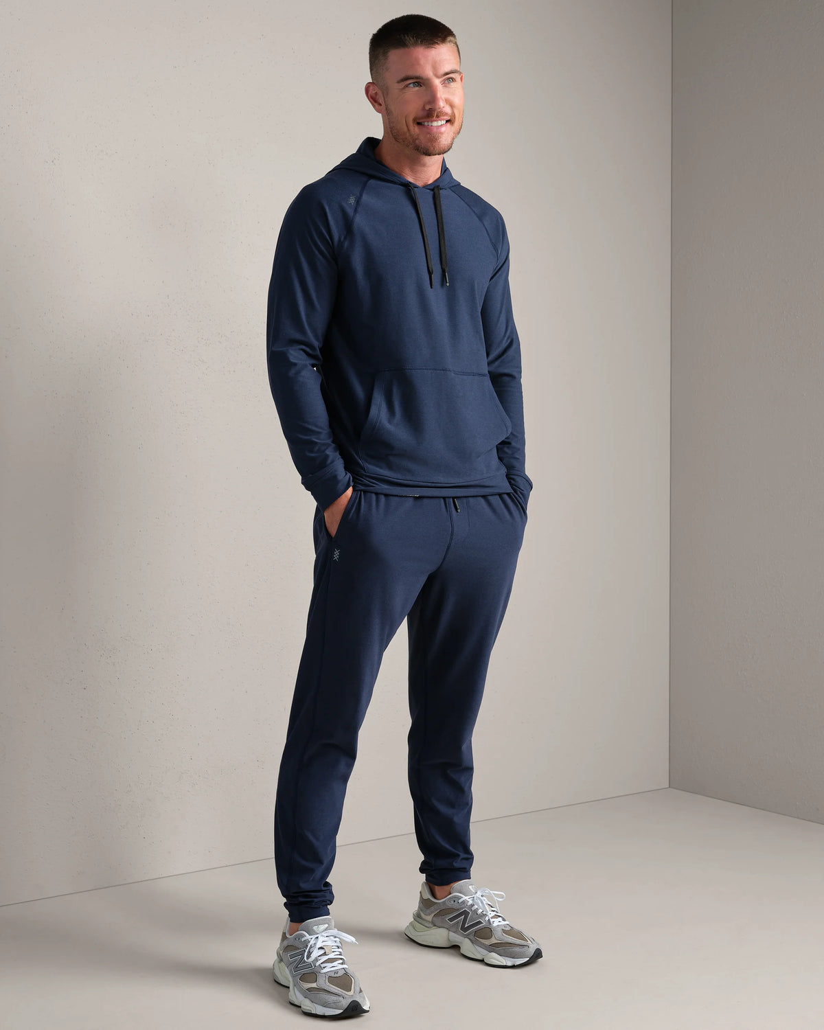 Atmosphere Midweight Hoodie - Navy